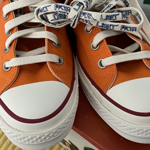 Converse - Picture 6 of 8